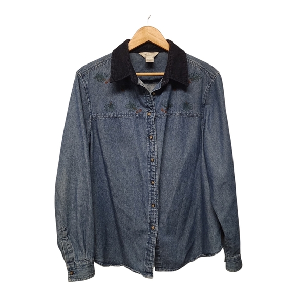 🎄 Vintage Van Heusen Denim holiday Shirt with Embroidered pine needles Details - Picture 3 of 7